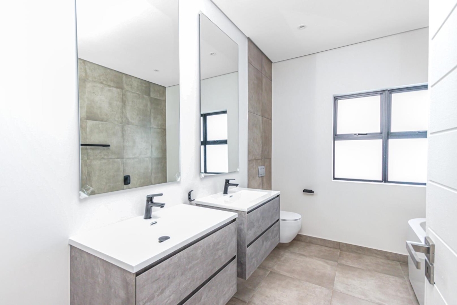 3 Bedroom Property for Sale in Dunkeld Gauteng