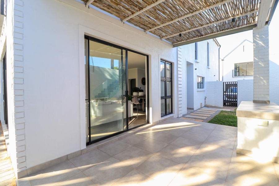 3 Bedroom Property for Sale in Dunkeld Gauteng