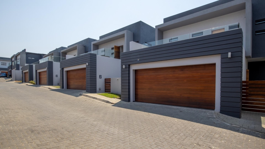 3 Bedroom Property for Sale in Bryanston Gauteng