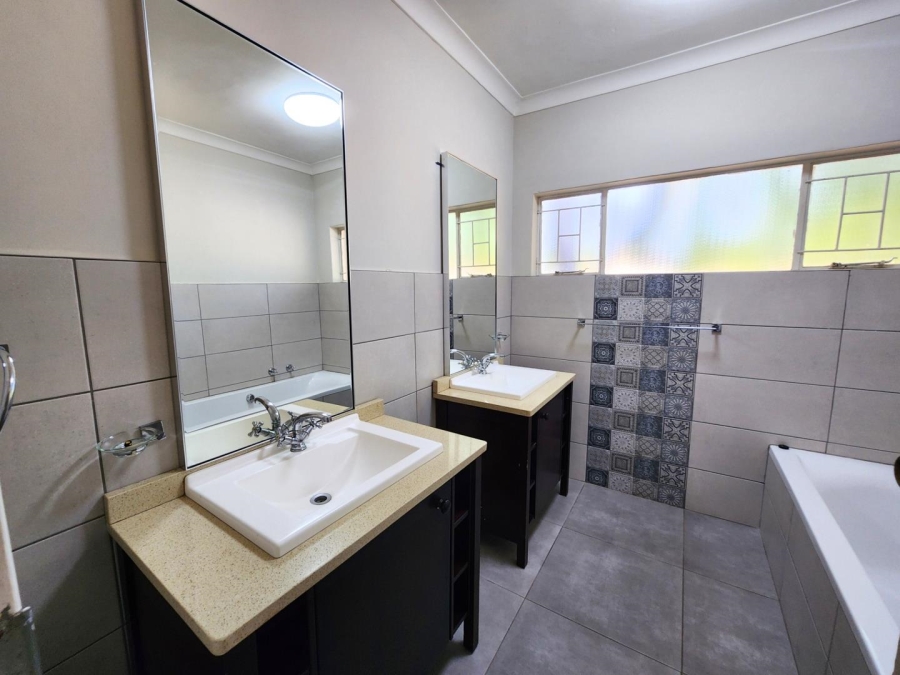 4 Bedroom Property for Sale in Lynnwood Glen Gauteng
