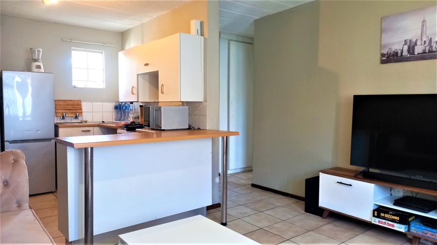 2 Bedroom Property for Sale in Groenkloof Gauteng