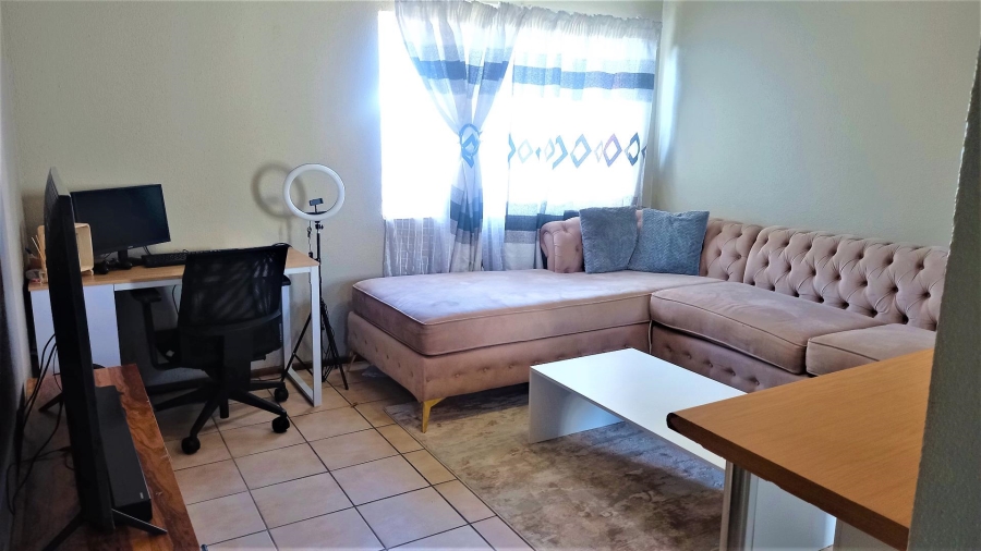 2 Bedroom Property for Sale in Groenkloof Gauteng