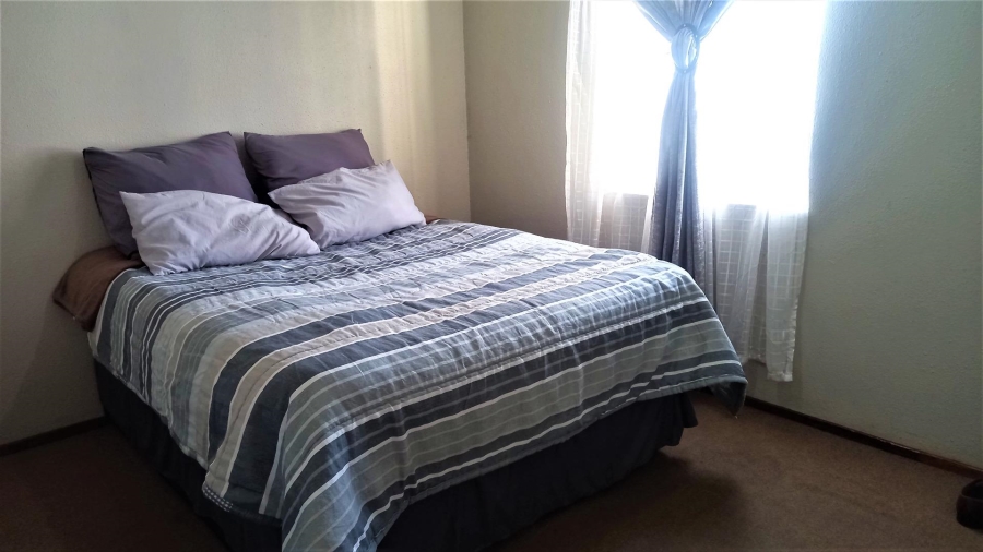 2 Bedroom Property for Sale in Groenkloof Gauteng