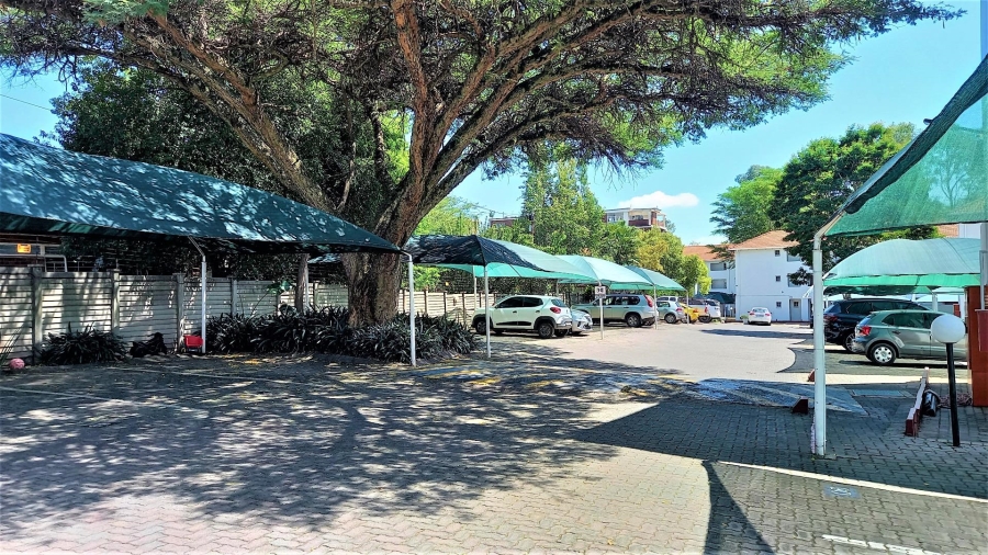 2 Bedroom Property for Sale in Groenkloof Gauteng