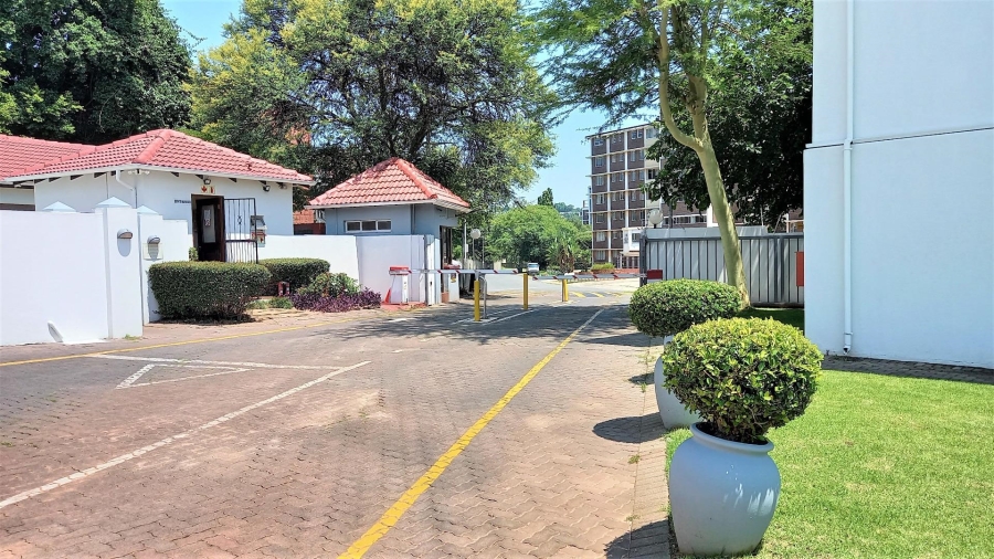 2 Bedroom Property for Sale in Groenkloof Gauteng