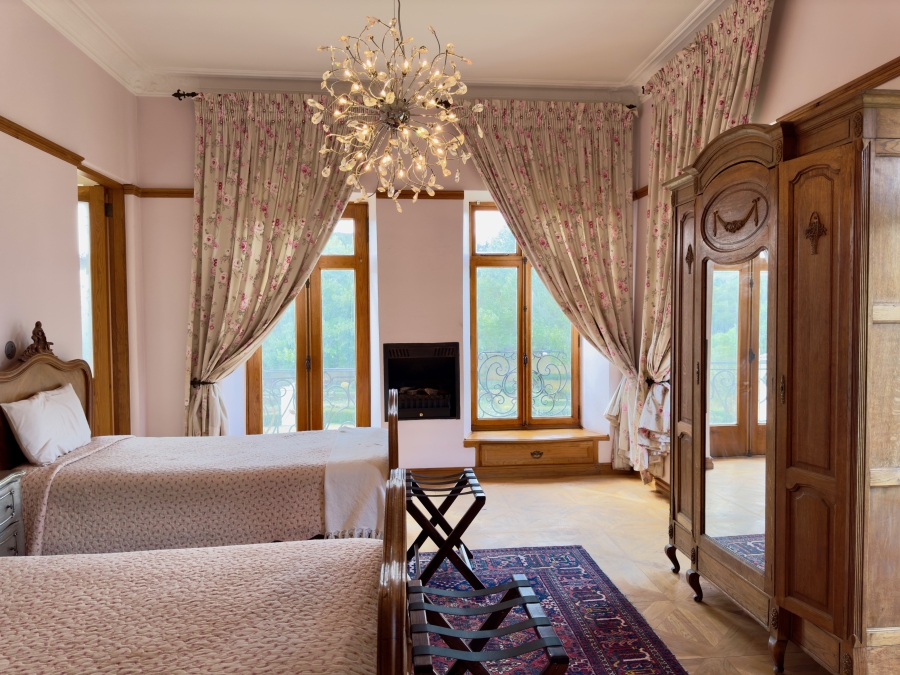 8 Bedroom Property for Sale in Mooikloof Equestrian Estate Gauteng