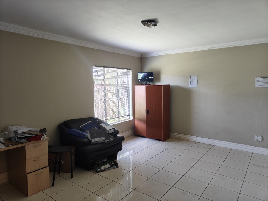 To Let 3 Bedroom Property for Rent in Raslouw Gauteng