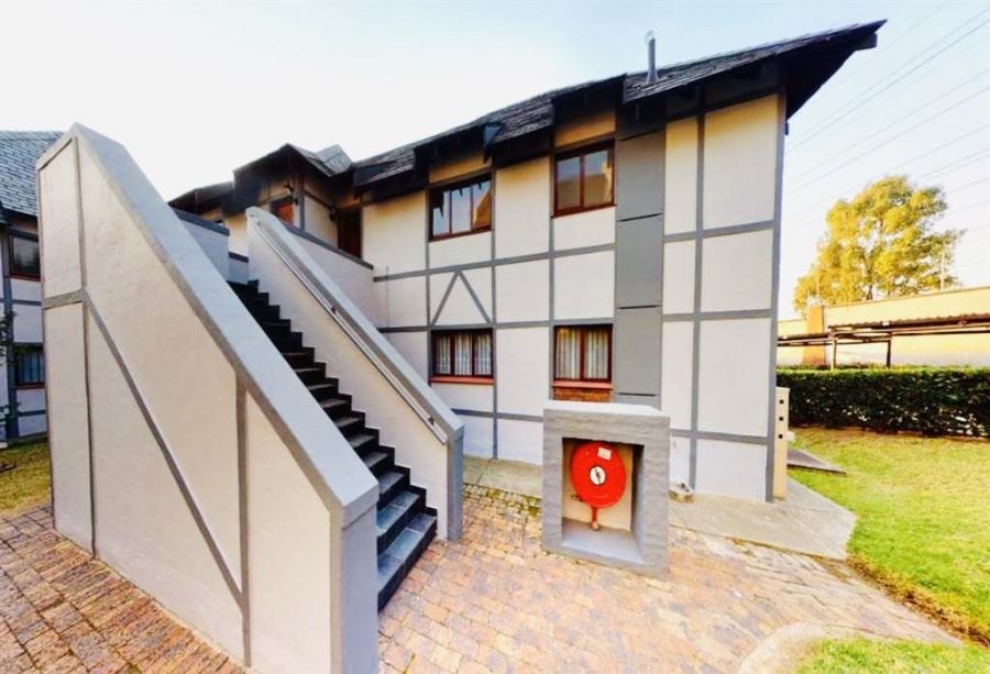 2 Bedroom Property for Sale in Sunninghill Gauteng