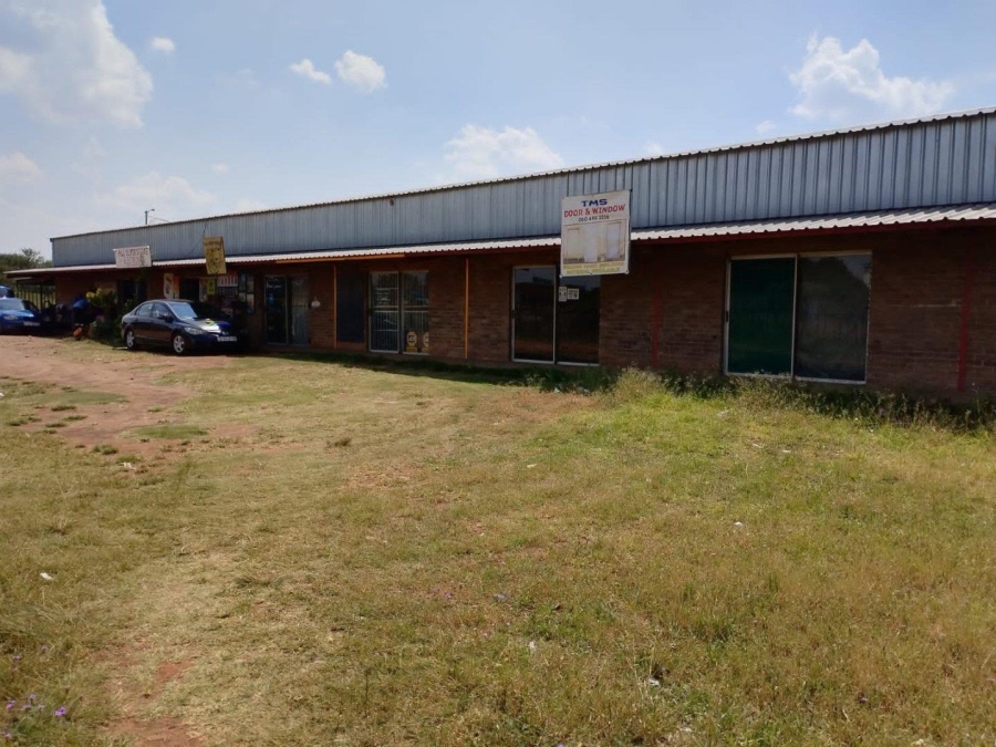 Commercial Property for Sale in Unitas Park Gauteng