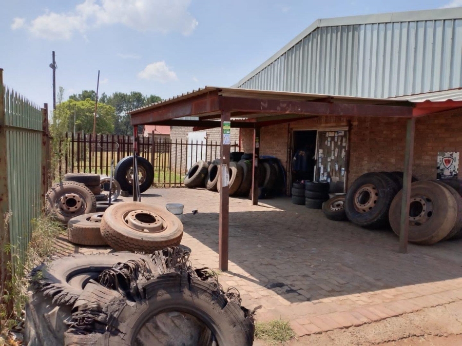 Commercial Property for Sale in Unitas Park Gauteng