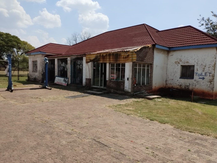 Commercial Property for Sale in Unitas Park Gauteng