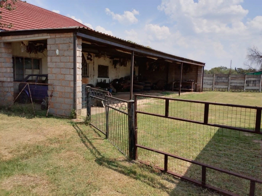 Commercial Property for Sale in Unitas Park Gauteng