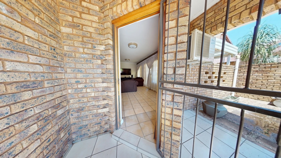 3 Bedroom Property for Sale in Ninapark Gauteng
