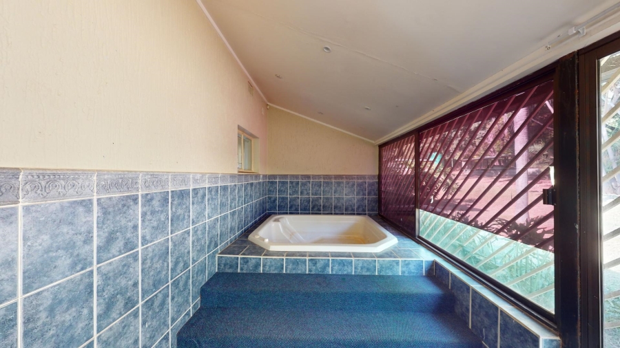 6 Bedroom Property for Sale in Amandasig Gauteng