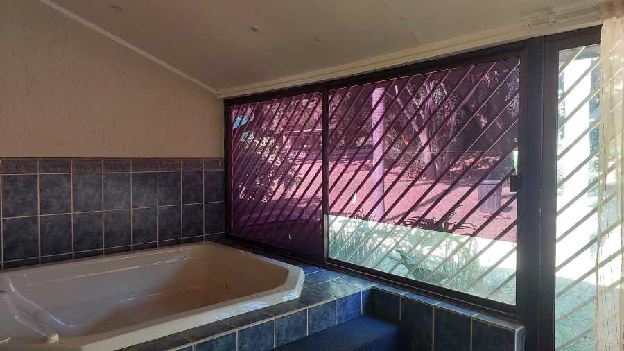 6 Bedroom Property for Sale in Amandasig Gauteng