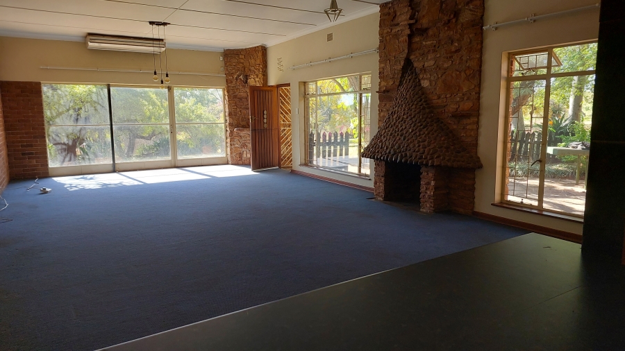 6 Bedroom Property for Sale in Amandasig Gauteng