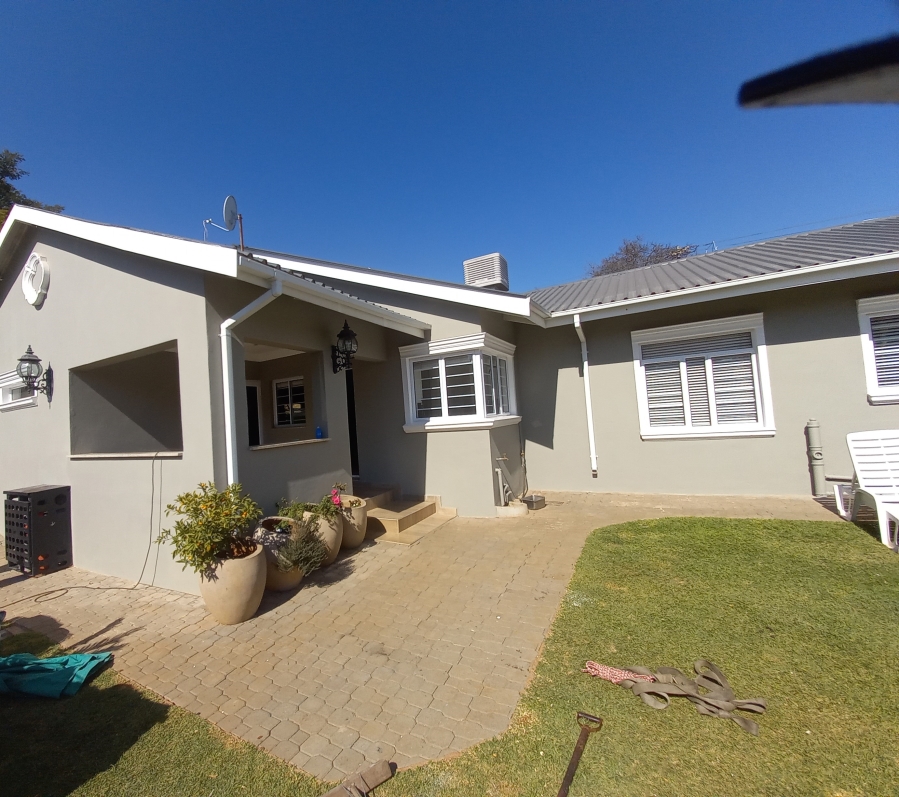 6 Bedroom Property for Sale in Pretoria North Gauteng