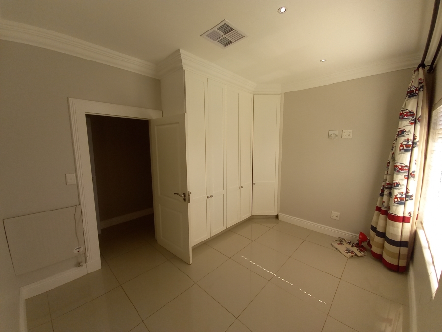 6 Bedroom Property for Sale in Pretoria North Gauteng