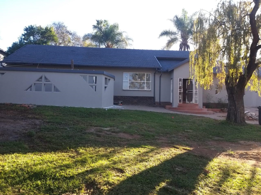 9 Bedroom Property for Sale in Erasmia Gauteng