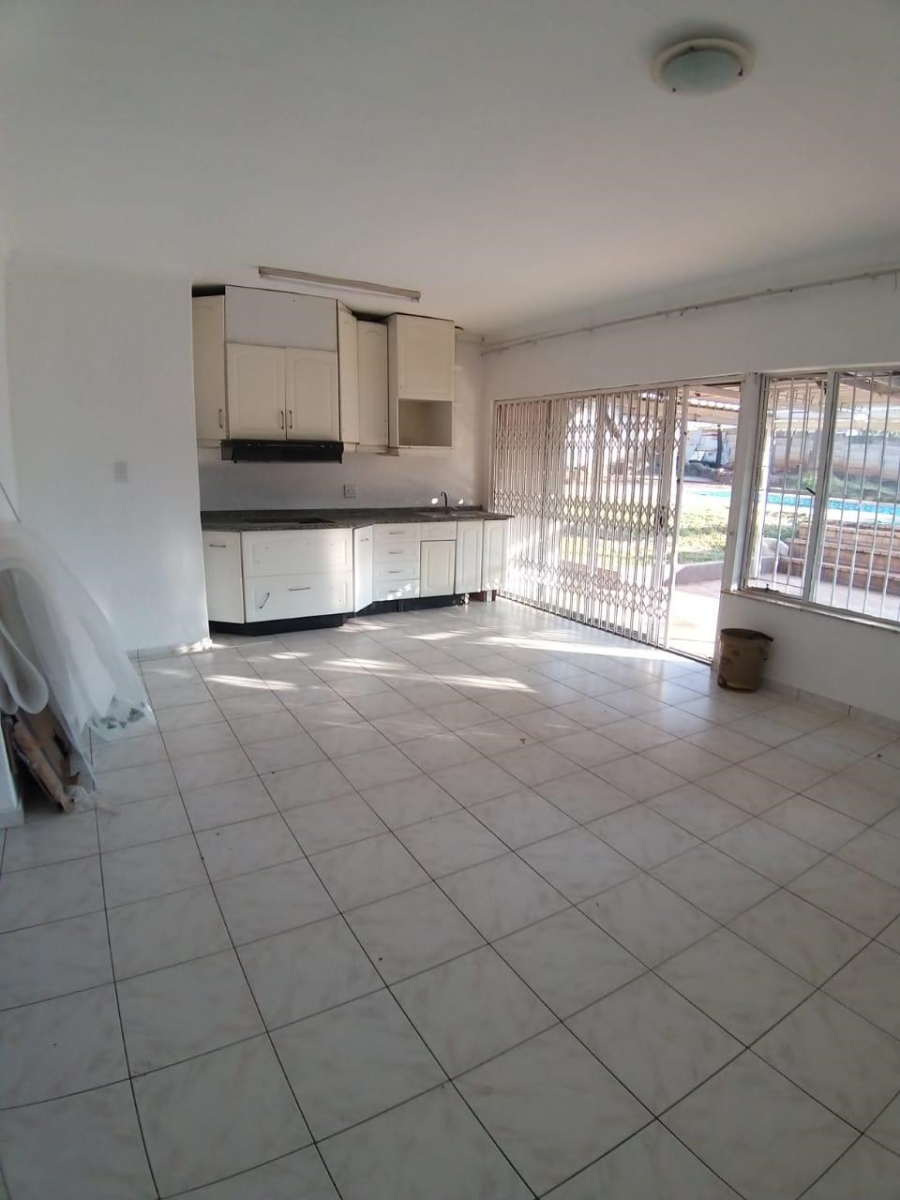 9 Bedroom Property for Sale in Erasmia Gauteng