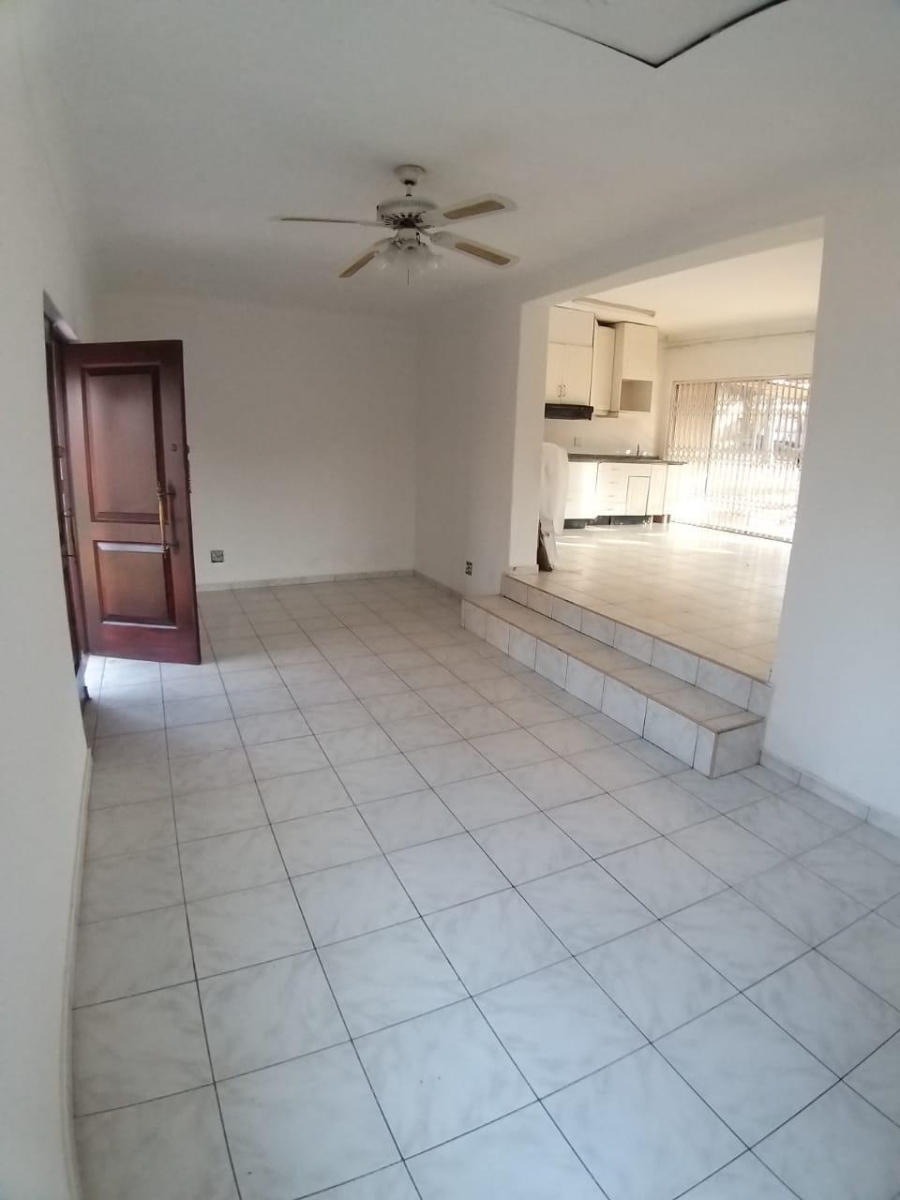 9 Bedroom Property for Sale in Erasmia Gauteng