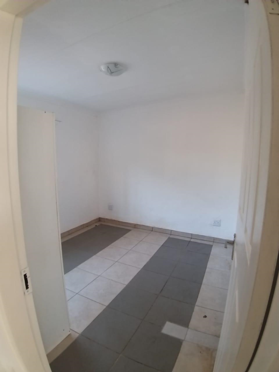 9 Bedroom Property for Sale in Erasmia Gauteng