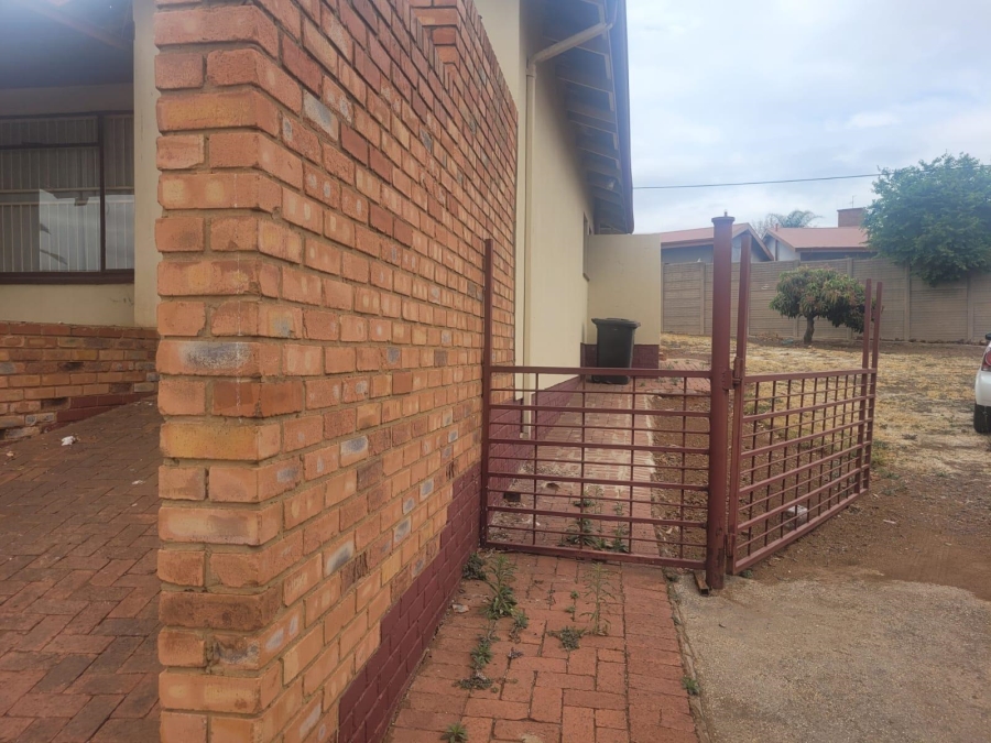 3 Bedroom Property for Sale in Kwaggasrand Gauteng