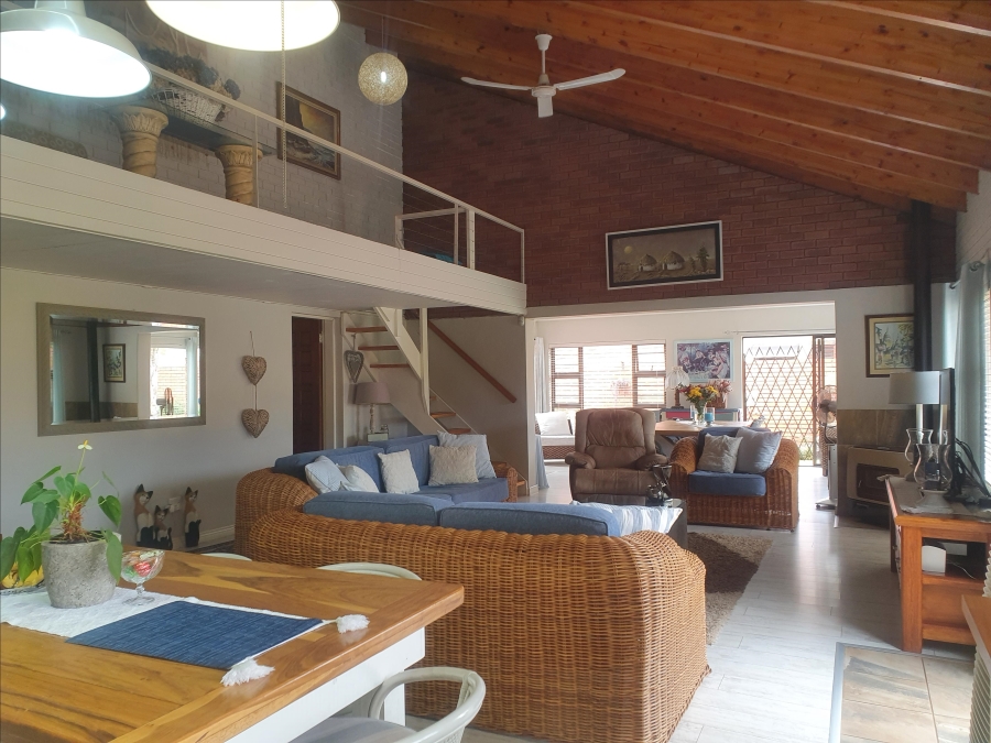 6 Bedroom Property for Sale in Raslouw Gauteng