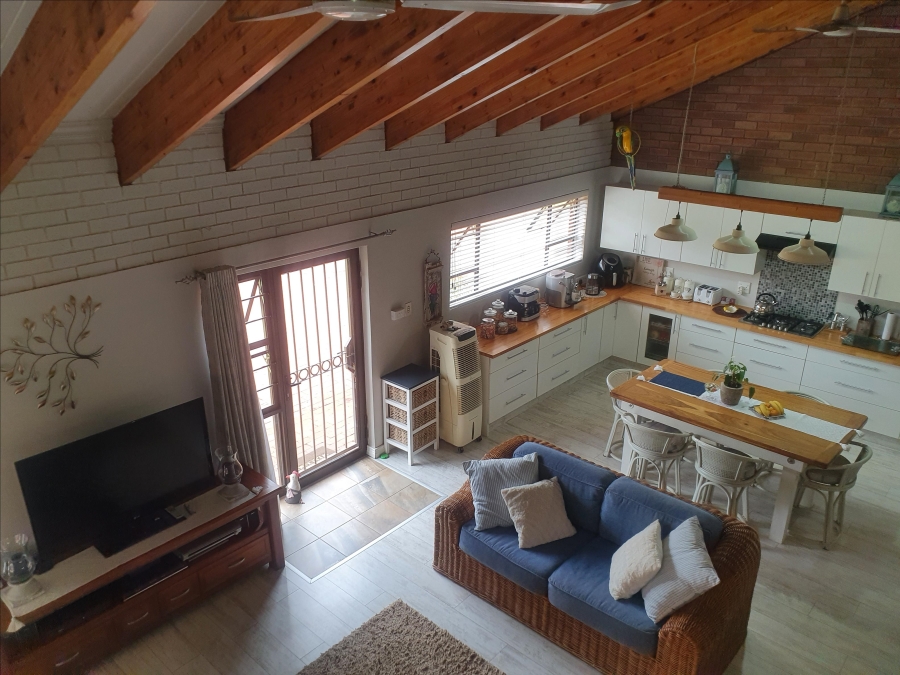 6 Bedroom Property for Sale in Raslouw Gauteng