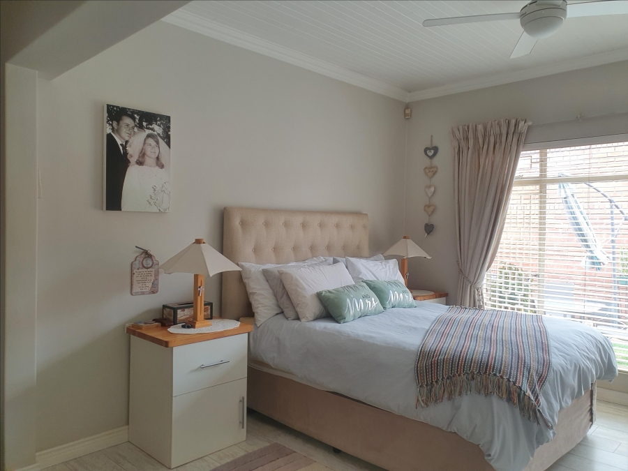 6 Bedroom Property for Sale in Raslouw Gauteng