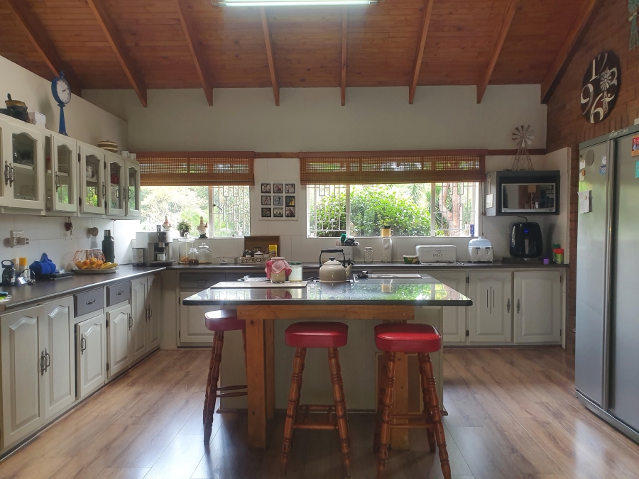 6 Bedroom Property for Sale in Raslouw Gauteng