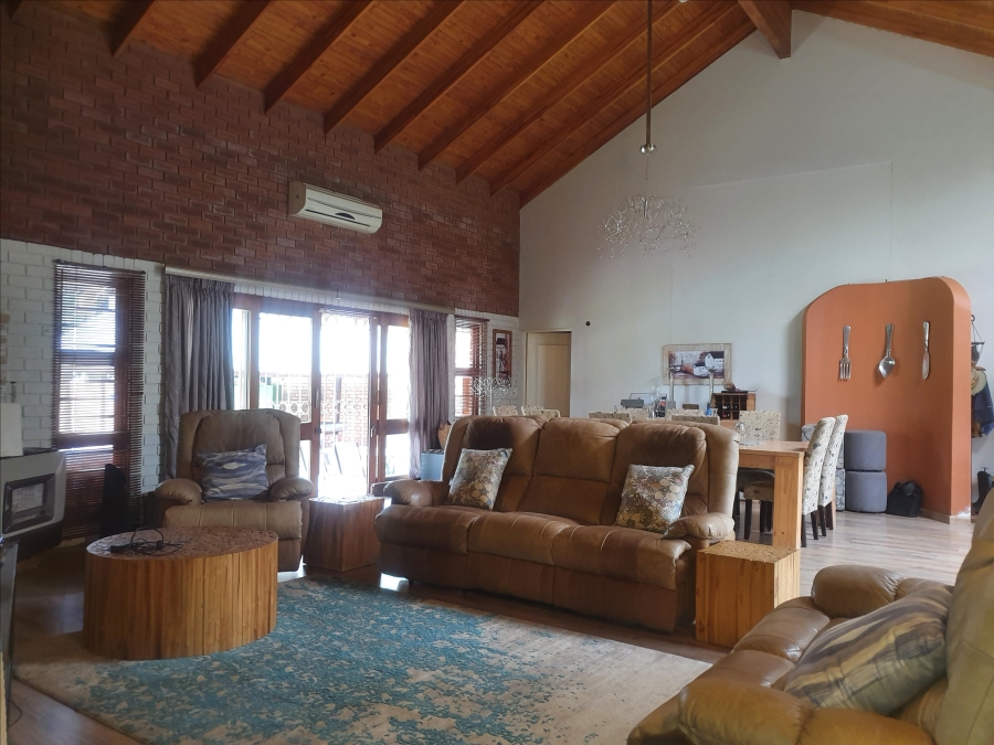 6 Bedroom Property for Sale in Raslouw Gauteng