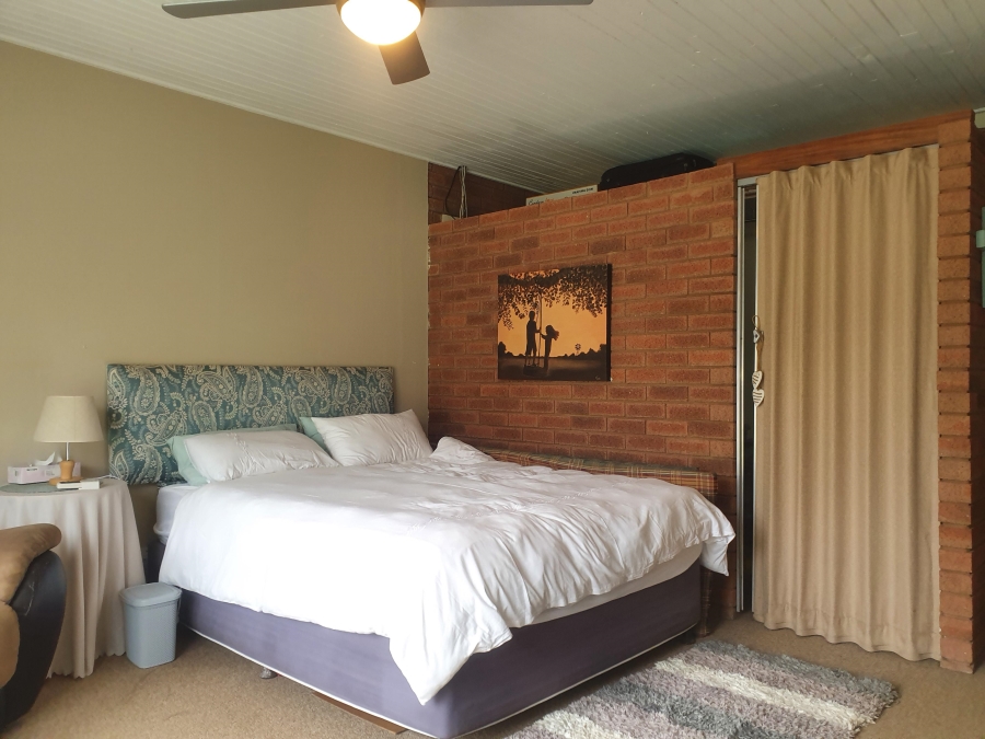 6 Bedroom Property for Sale in Raslouw Gauteng