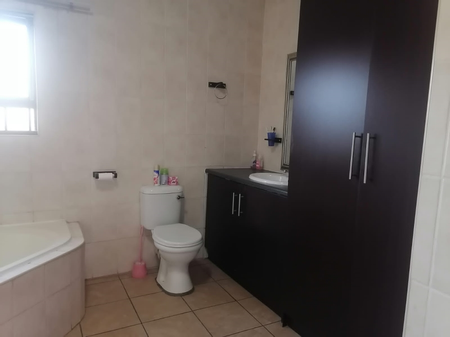 2 Bedroom Property for Sale in Bergsig Gauteng