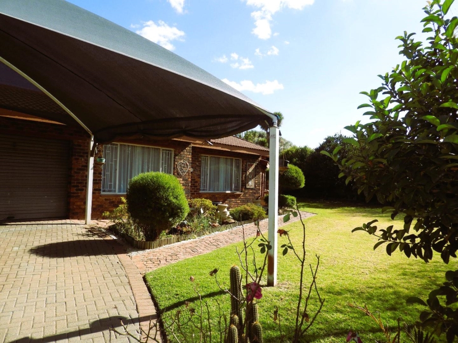 3 Bedroom Property for Sale in Falcon Ridge Gauteng