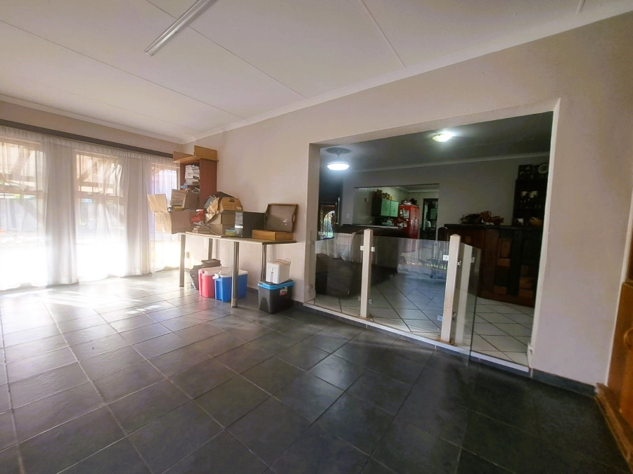3 Bedroom Property for Sale in Falcon Ridge Gauteng
