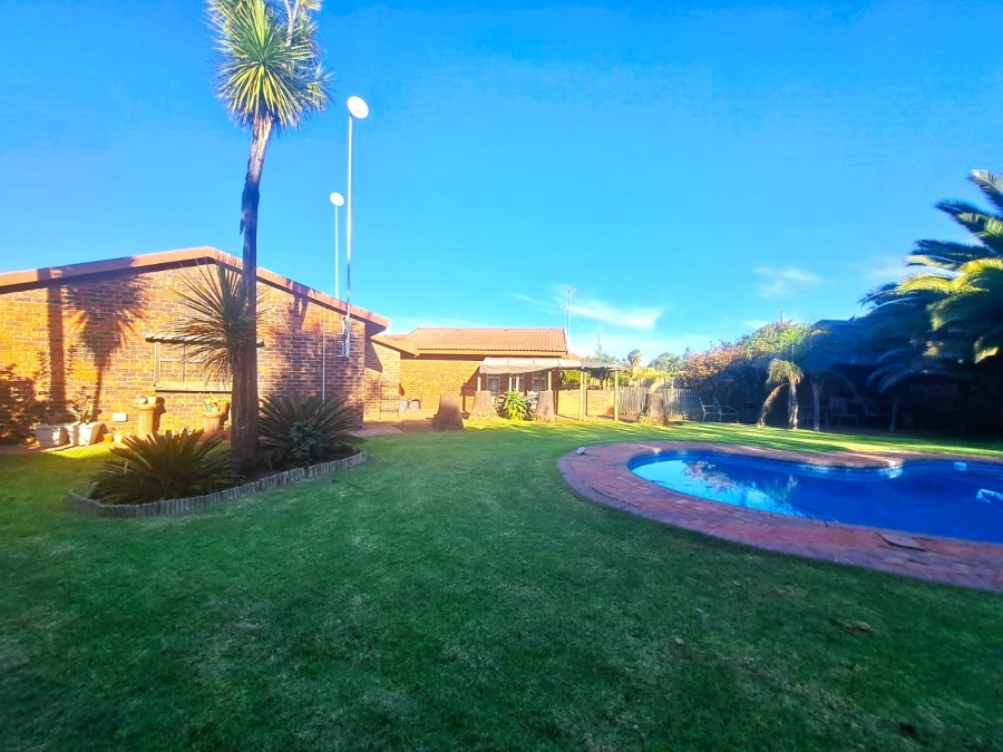 3 Bedroom Property for Sale in Falcon Ridge Gauteng