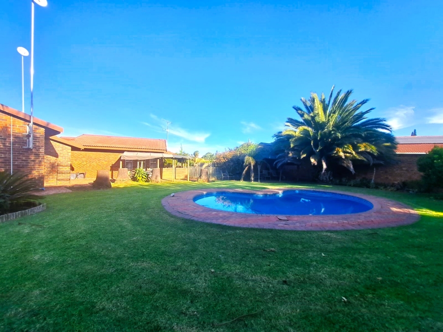 3 Bedroom Property for Sale in Falcon Ridge Gauteng