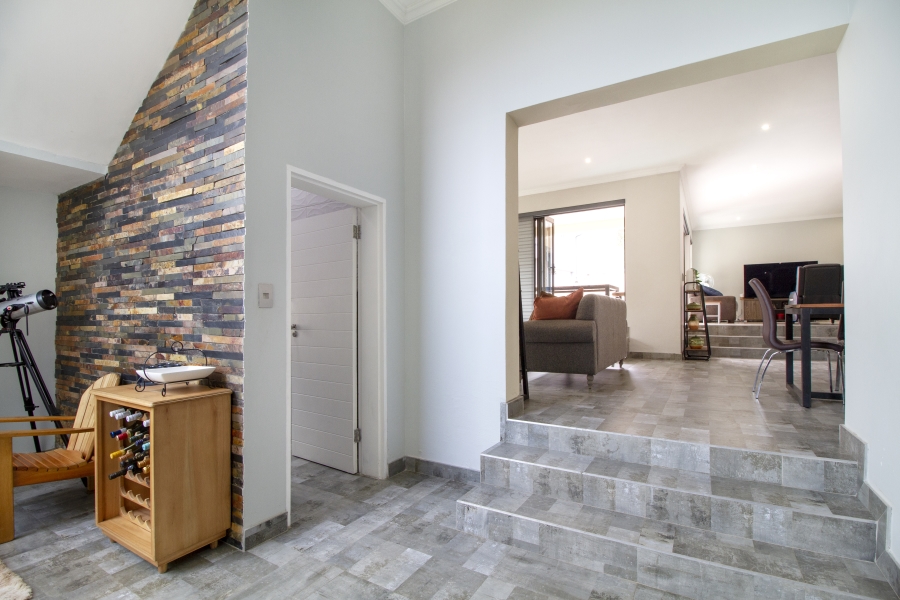 5 Bedroom Property for Sale in Heron Hill Garden Estate Gauteng