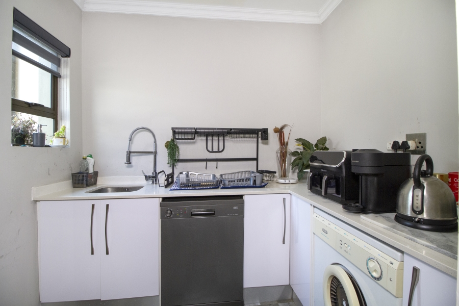 5 Bedroom Property for Sale in Heron Hill Garden Estate Gauteng