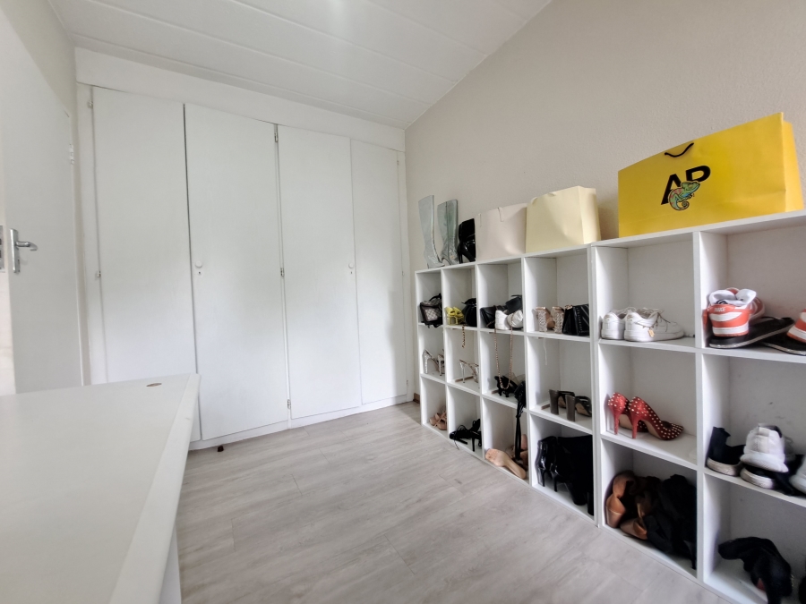 2 Bedroom Property for Sale in Morningside Gauteng