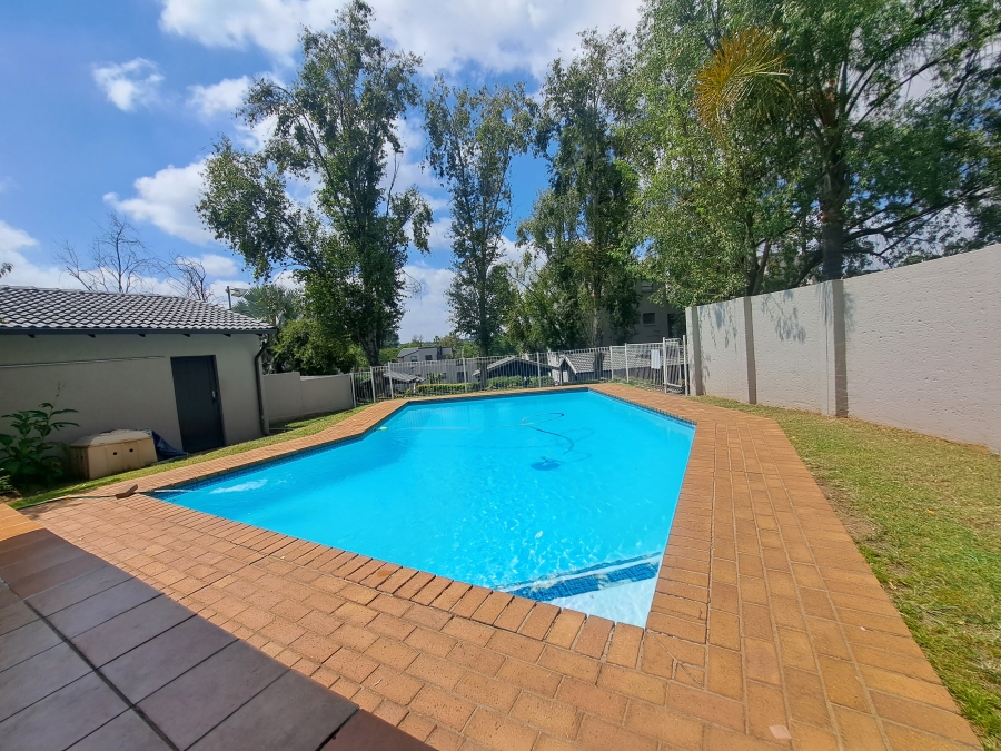 2 Bedroom Property for Sale in Morningside Gauteng