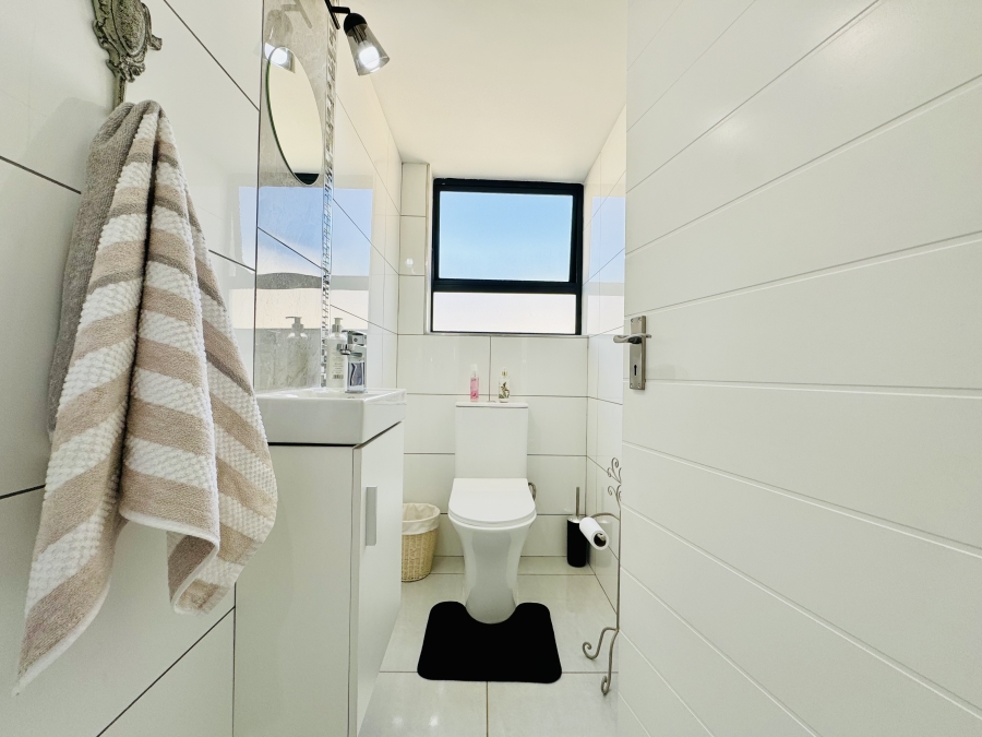 4 Bedroom Property for Sale in Magalieskruin Gauteng