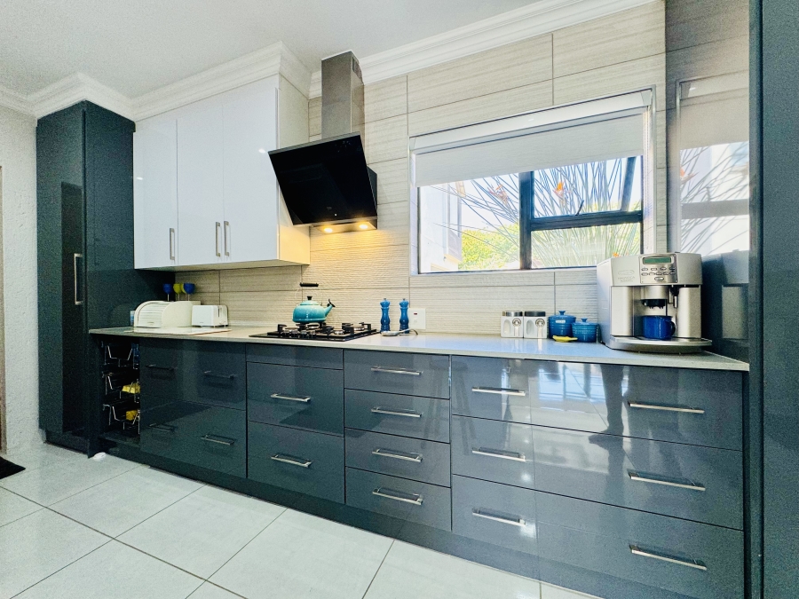 4 Bedroom Property for Sale in Magalieskruin Gauteng