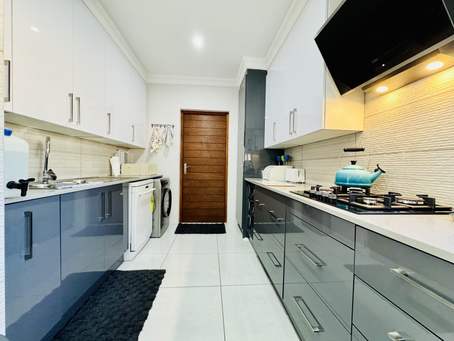 4 Bedroom Property for Sale in Magalieskruin Gauteng