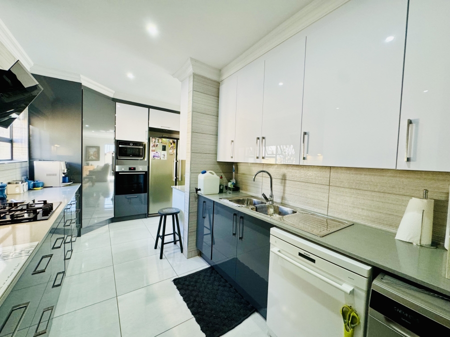 4 Bedroom Property for Sale in Magalieskruin Gauteng