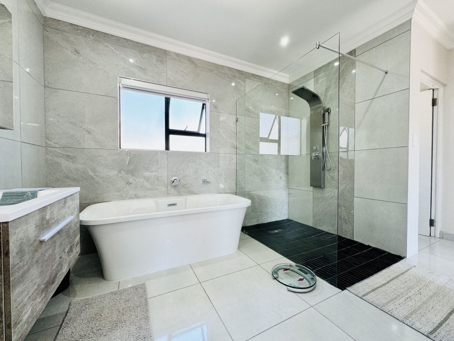 4 Bedroom Property for Sale in Magalieskruin Gauteng