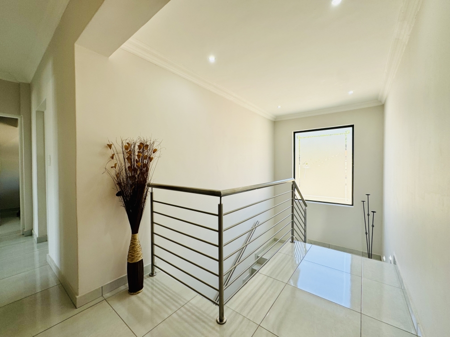 4 Bedroom Property for Sale in Magalieskruin Gauteng