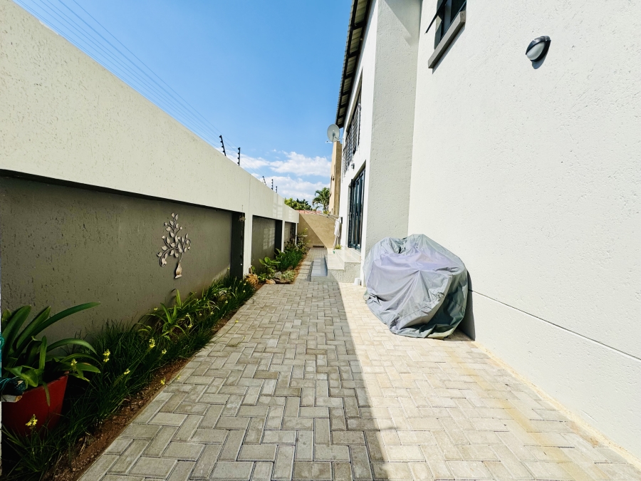 4 Bedroom Property for Sale in Magalieskruin Gauteng
