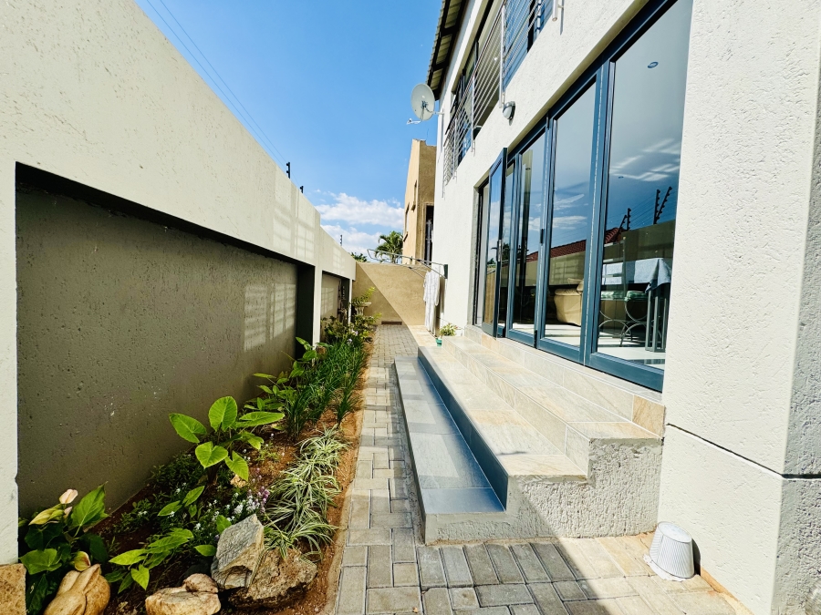 4 Bedroom Property for Sale in Magalieskruin Gauteng